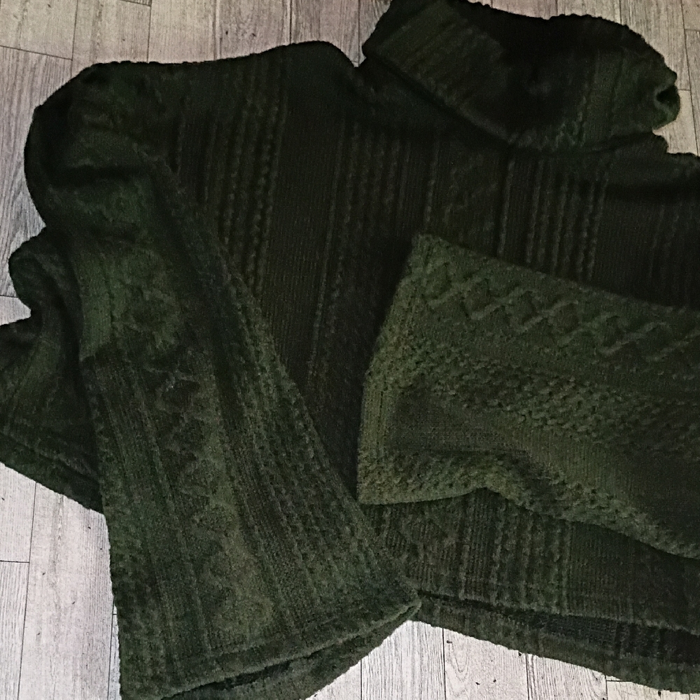 Shein Green Cable Knit Cowl Neck Bell Sleeve Crop Sweater Size XL EUC